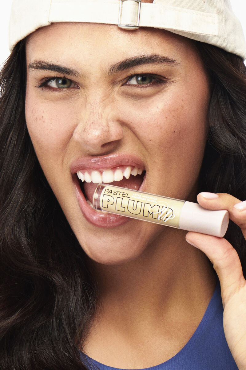 pastel-profashion-plump-up-extra-hydrayting-plumping-gloss-201-plump-up-extra-hydrating-plumping-gloss-pastel-8868-54-B